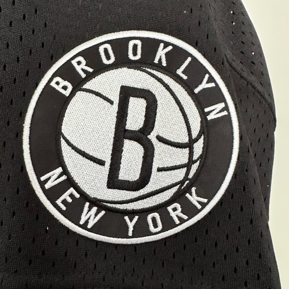 ✨ SOLD ✨ EUC!! Mitchell & Ness Short Sleeve Mesh Brooklyn Nets Jersey Men’s XS - Picture 8 of 11